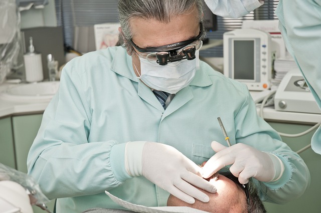 Comparing Porcelain and Composite Veneers: Pros and Cons