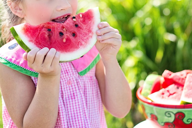 5. Eating and⁢ Drinking Tips:​ Protecting Veneers ​from ⁢Stains and ‍Damage