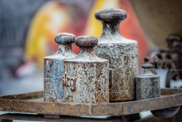 5.⁣ Weighing the Benefits: Pros and ⁢Cons‌ of Dental‌ Implants⁤ vs. Veneers